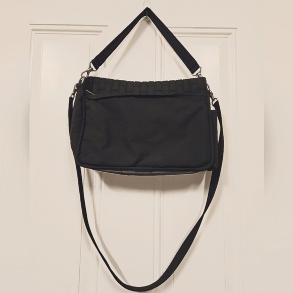 Lug Black Quilted messenger crossbody travel bag baby diaper bag - Picture 2 of 15